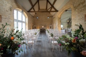 wedding venue review | Lapstone Barn | Stone Barn ceremony | Cotswold wedding venue | by Hanami Dream | providing inspiration for weddings in the Cotswolds